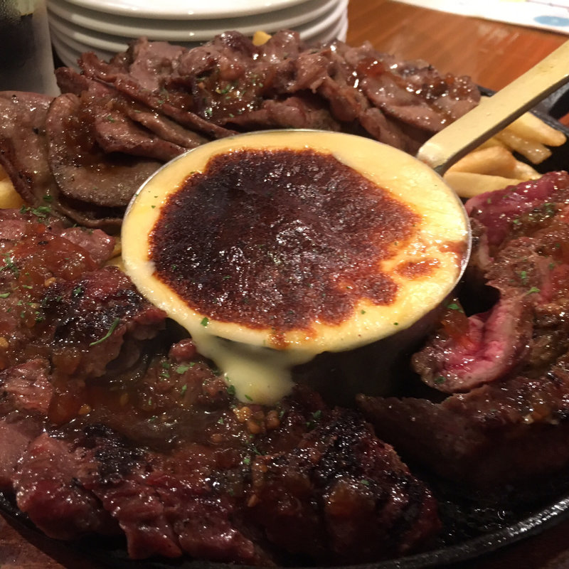 肉盛りチーズフォンデュ(Grill & Bar 五反田バル)