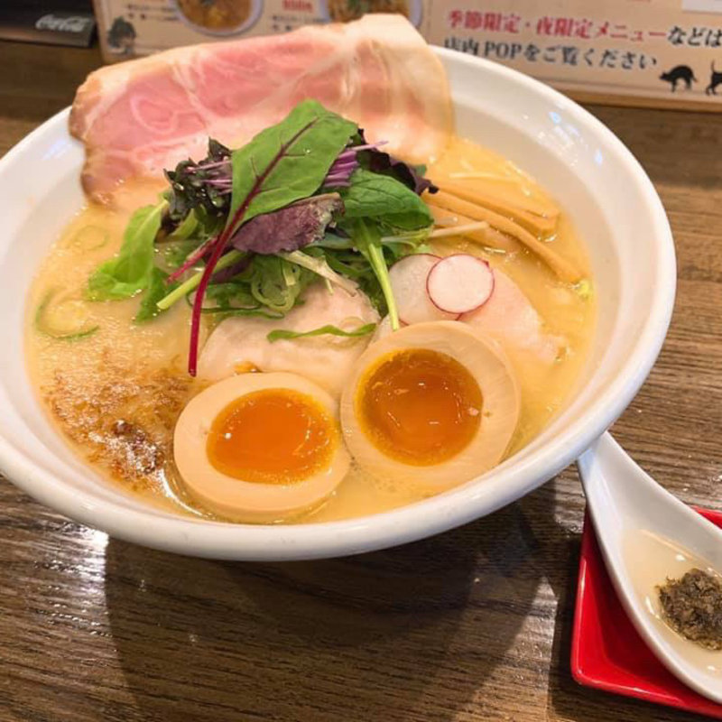 トリュフの薫り〜福島鶏白湯(味玉トッピング)(麺屋　信成 )