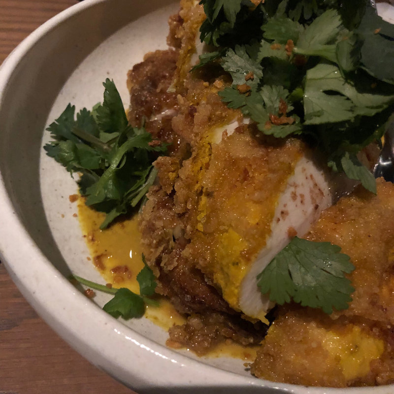 フライドチキンココナッツターメリックソース(Longrain)