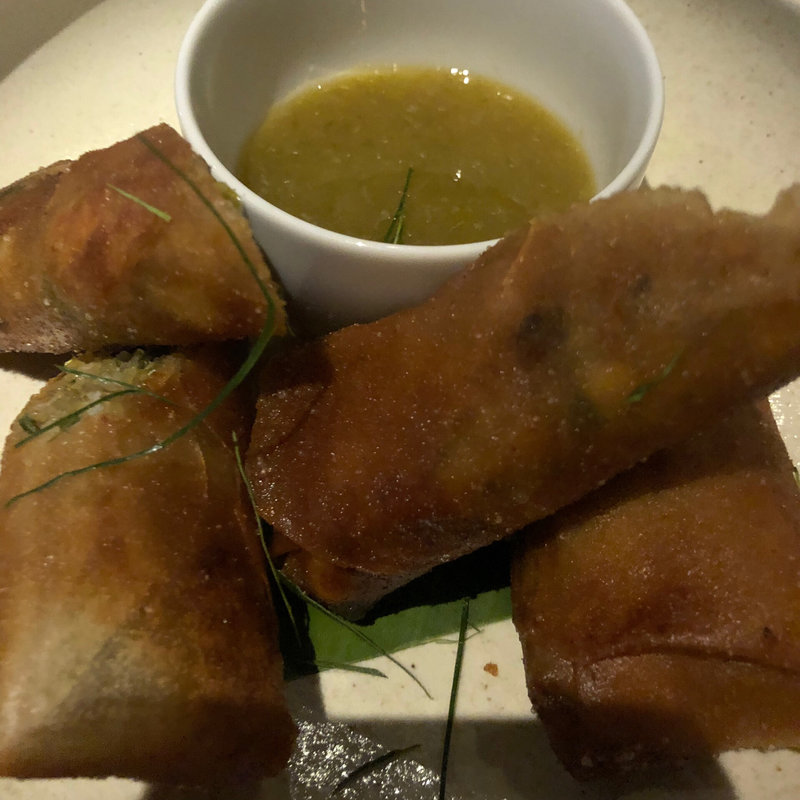 シーフード揚げ春巻き タイバジルとグリーンナムジムソース(Longrain)