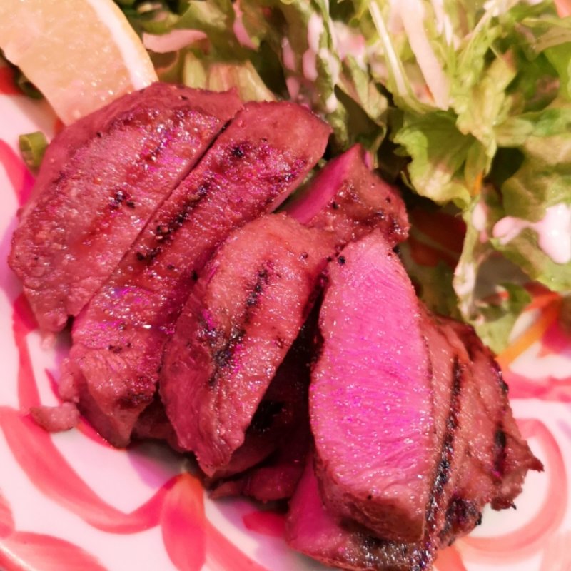 牛タンのレアグリル(cona bacca)