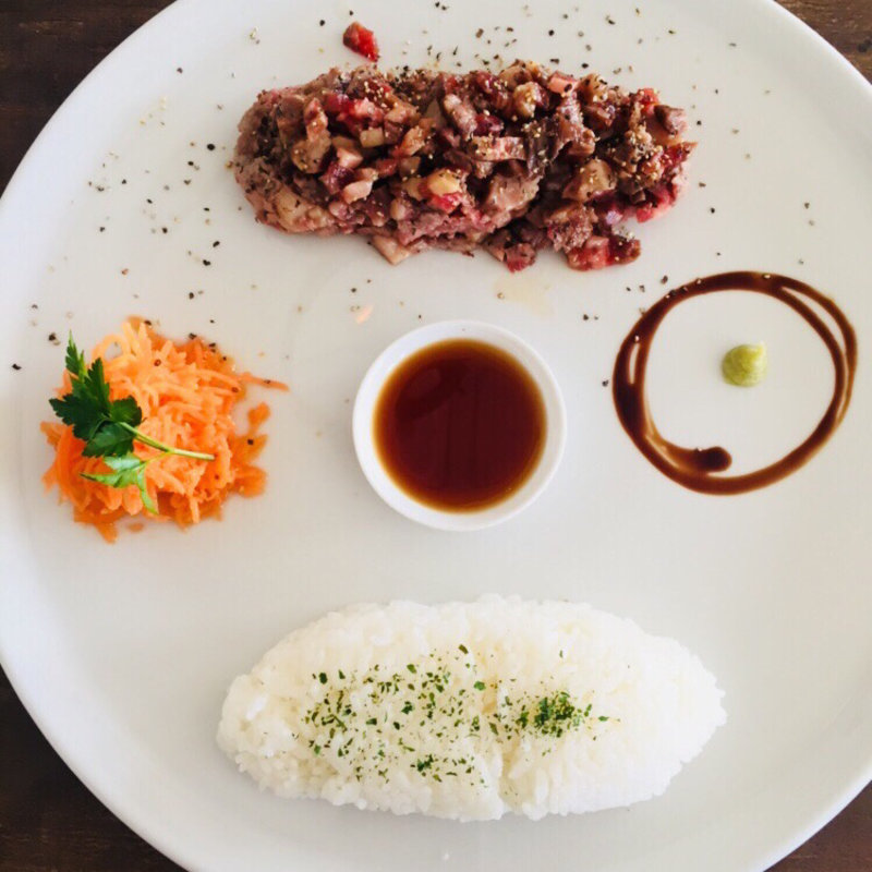 ローストビーフハンバーグ(CAFE ARTISTA （カフェ アルティスタ）)