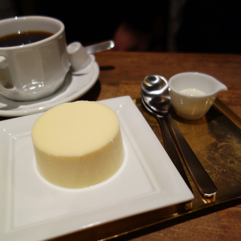 濃厚チーズプリン(cheese and BAR)