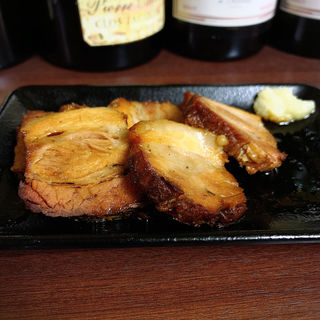 特製煮豚の炙り(M.E.S. Cafe & Bar)