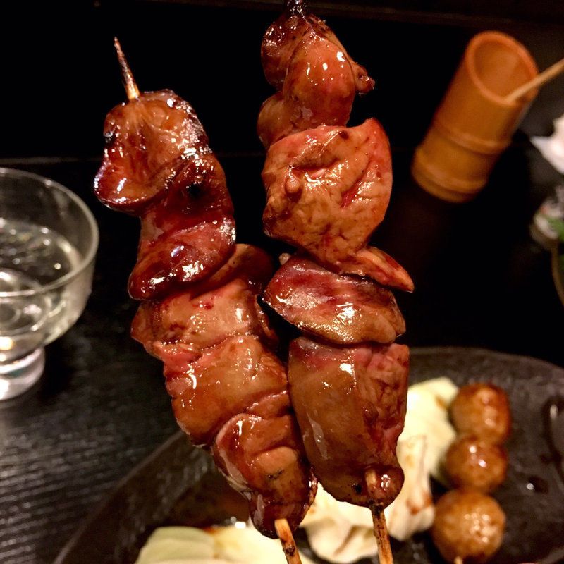 鳥レバー レア(焼鳥はなび)