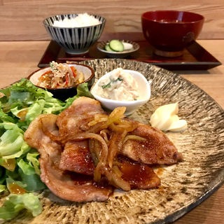 生姜焼き定食(土鍋ごはん 米三 西麻布店)