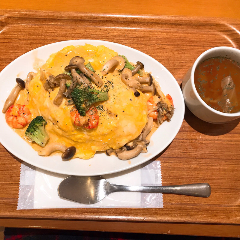 アメリケーヌソースオムライス(陽だまり食堂 )