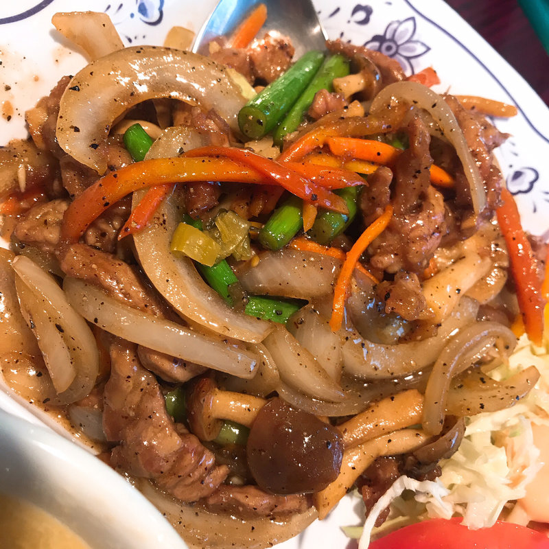 牛肉の黒胡椒炒め(中華楼 本店 （チュウカロウ）)