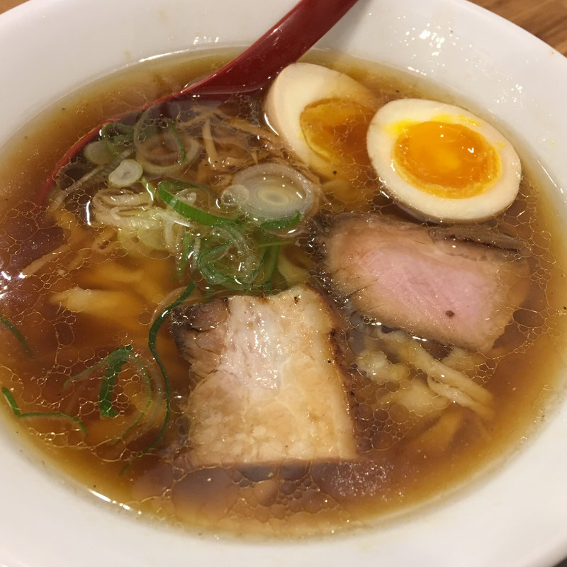 味玉らーめん(醤油)(麺や 七彩 八丁堀店)