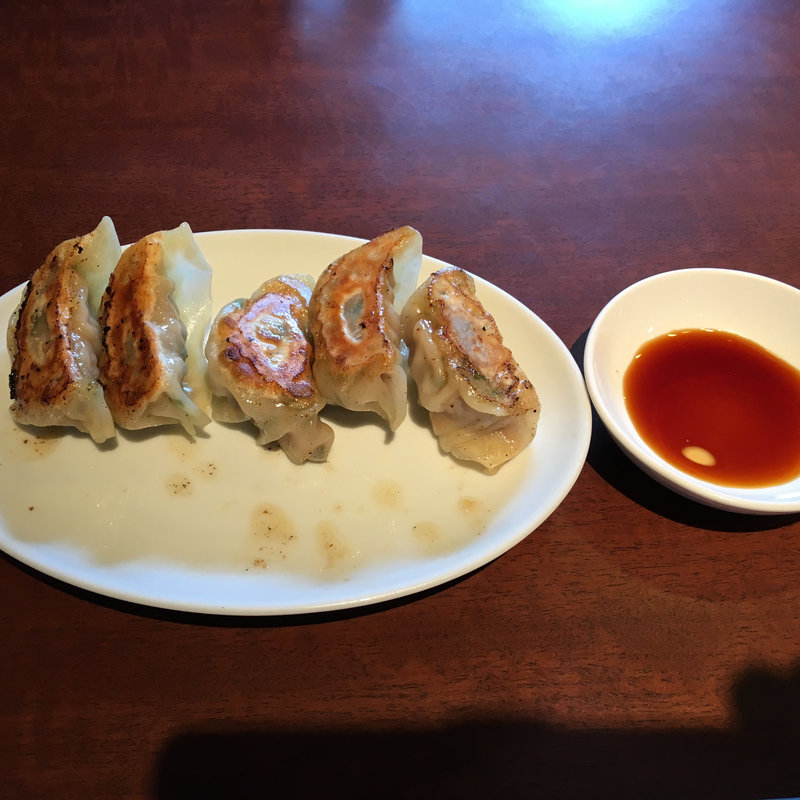 餃子(節系とんこつらぁ麺　おもと )