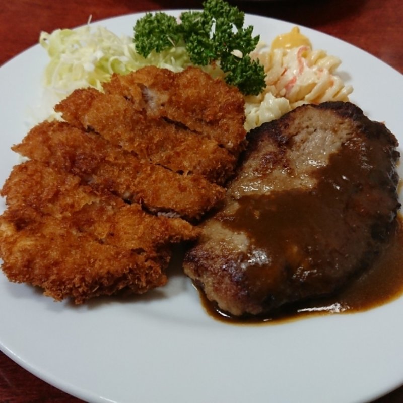 ロースカツ＆ハンバーグ定食(お食事処 三好弥)