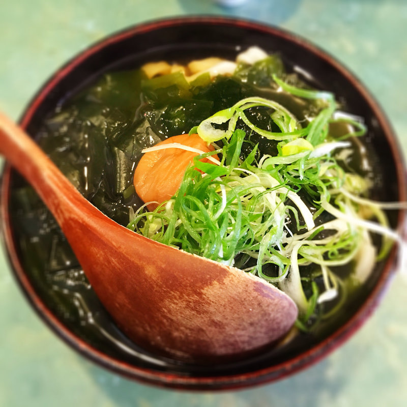 梅わかめうどん(京うどん 葵 （あおい）)
