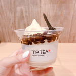 タピオカミルクティーソフトクリーム(TP TEA)