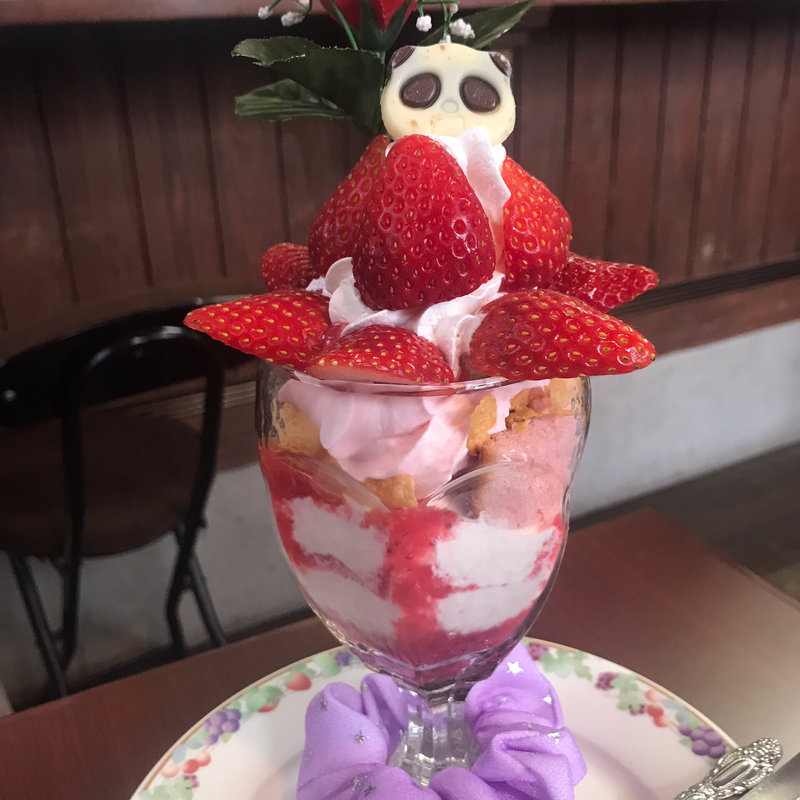 大粒イチゴDXパフェ(フルーツパーラー角館 さかい屋 )の口コミ一覧