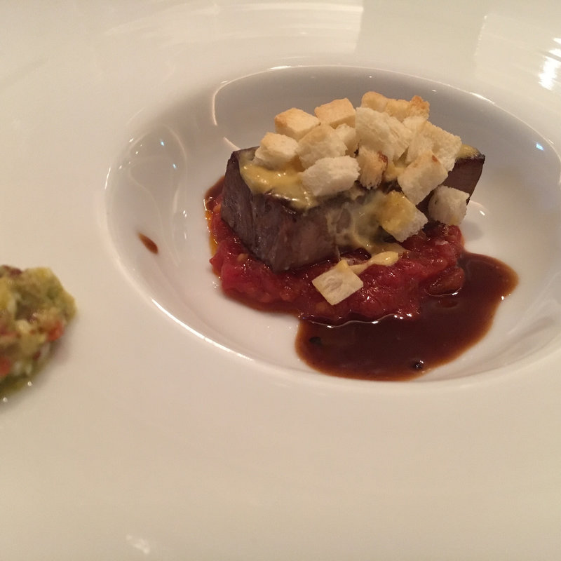 牛タンのフレンチ風カツレツ（黒毛和牛ステーキコース）(エンターテイメントグリル&バー「SHUN」)