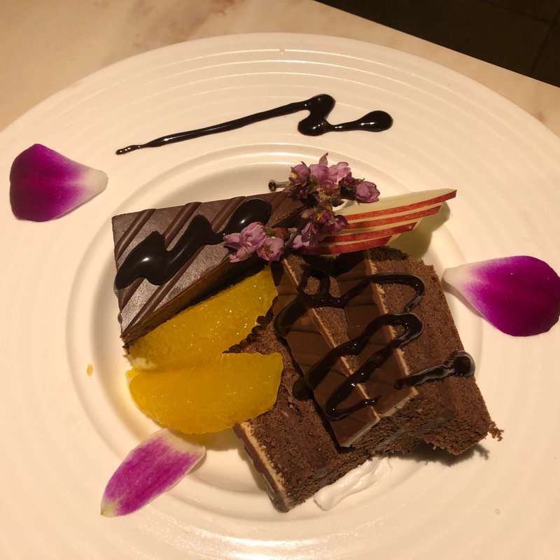 オペラケーキ(地鶏と完全個室 伊蔵 難波店)