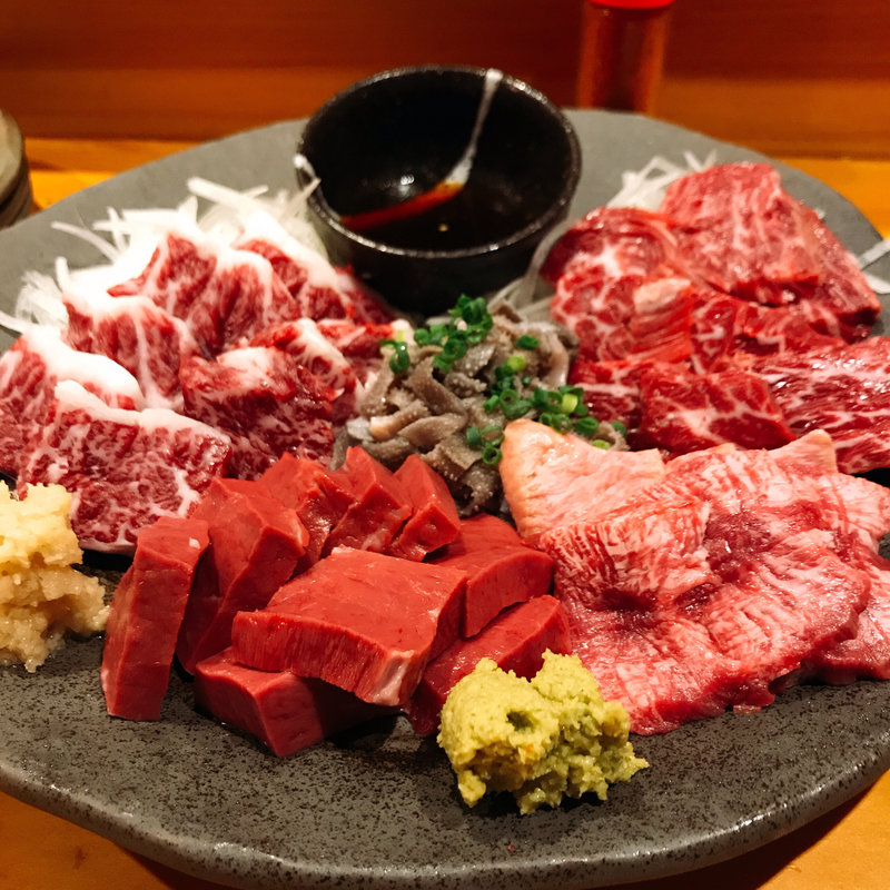 和牛刺身盛り合わせ(どん蔵 （ドングラ）)