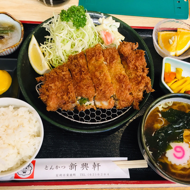 梅じそトンカツ定食(新興軒 )