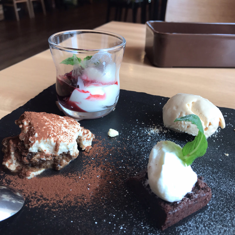 デザート盛り合わせ(TRATTORIA STELA)