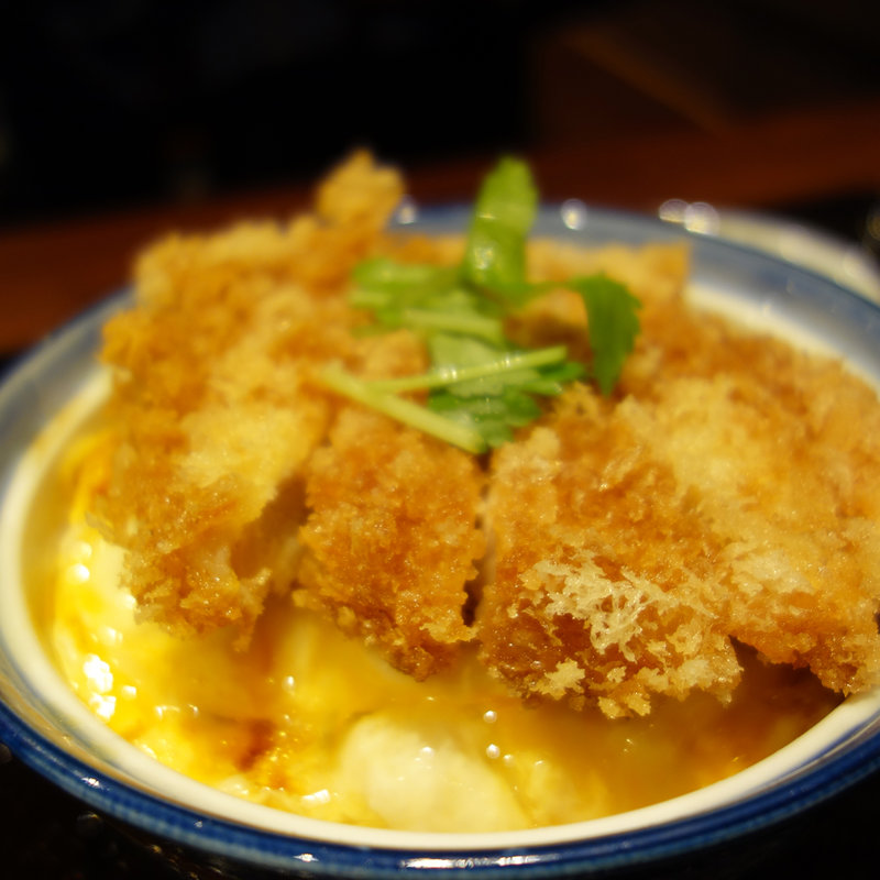 カツ玉丼(とんかつ わか葉)