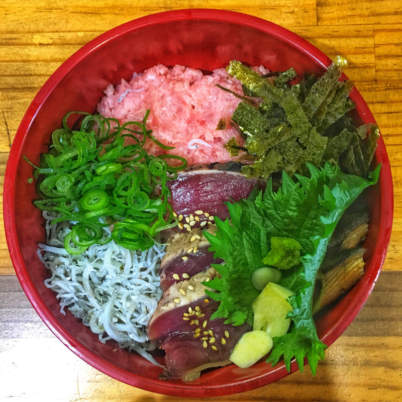トリプル丼(酔鯨亭 （すいげいてい）)