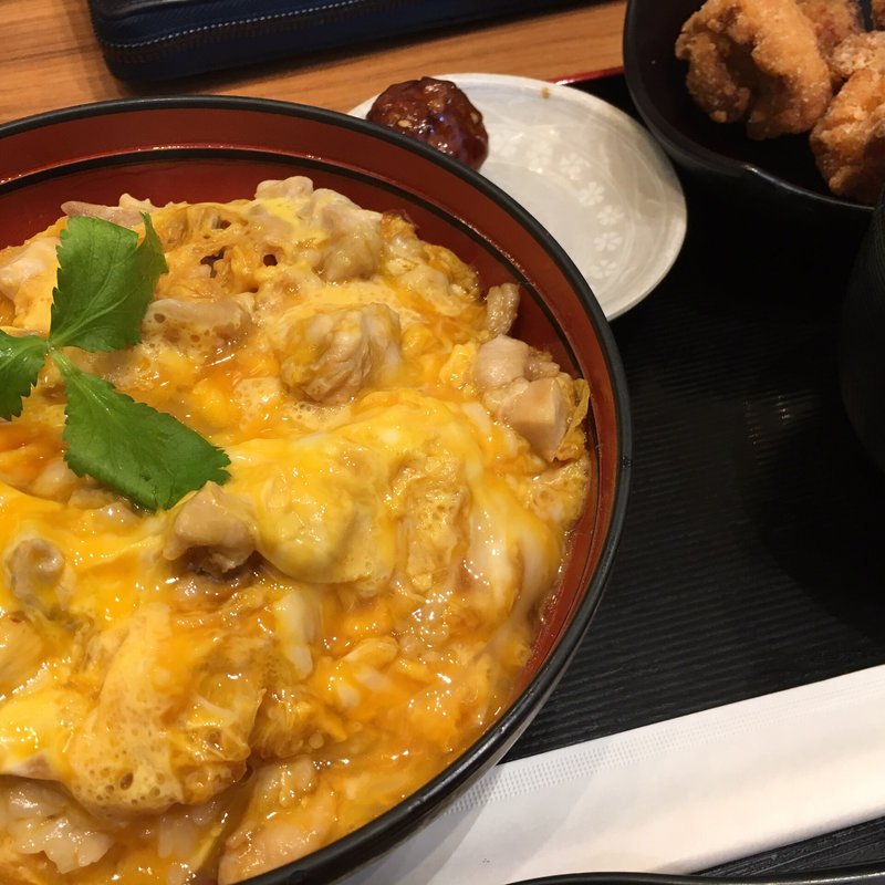 名古屋コーチン親子丼 もも唐揚げセット(鶏三和 セントレア店)