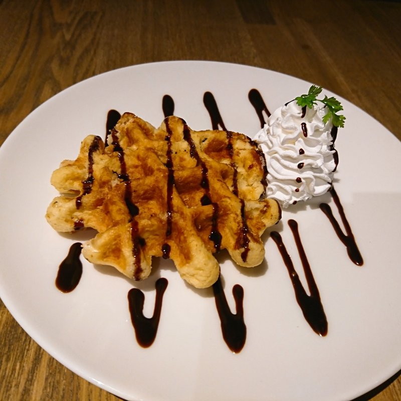 ベルギーワッフル(チョコレート)(カフェ花舞)