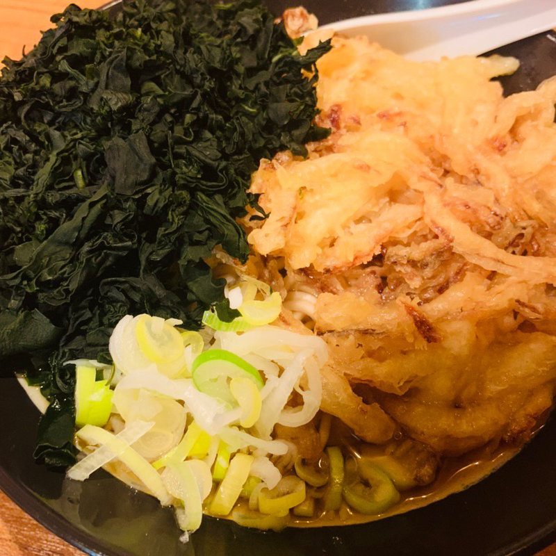 わかめ 玉ねぎ天そば(幸音 （ユキネ）)