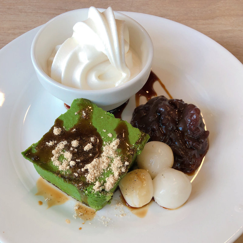 お濃い抹茶ババロアと白玉あずきの盛り合わせ(ガスト 朝霧店 )