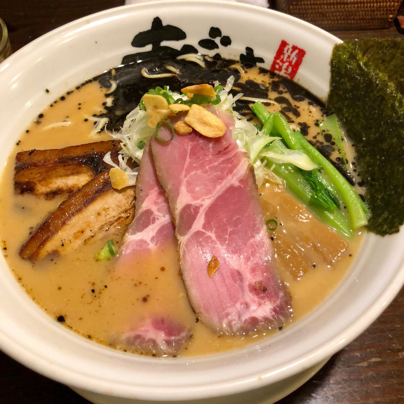 黒とんこつちゃーしゅー麺(麺屋あごすけ （めんやあごすけ）)