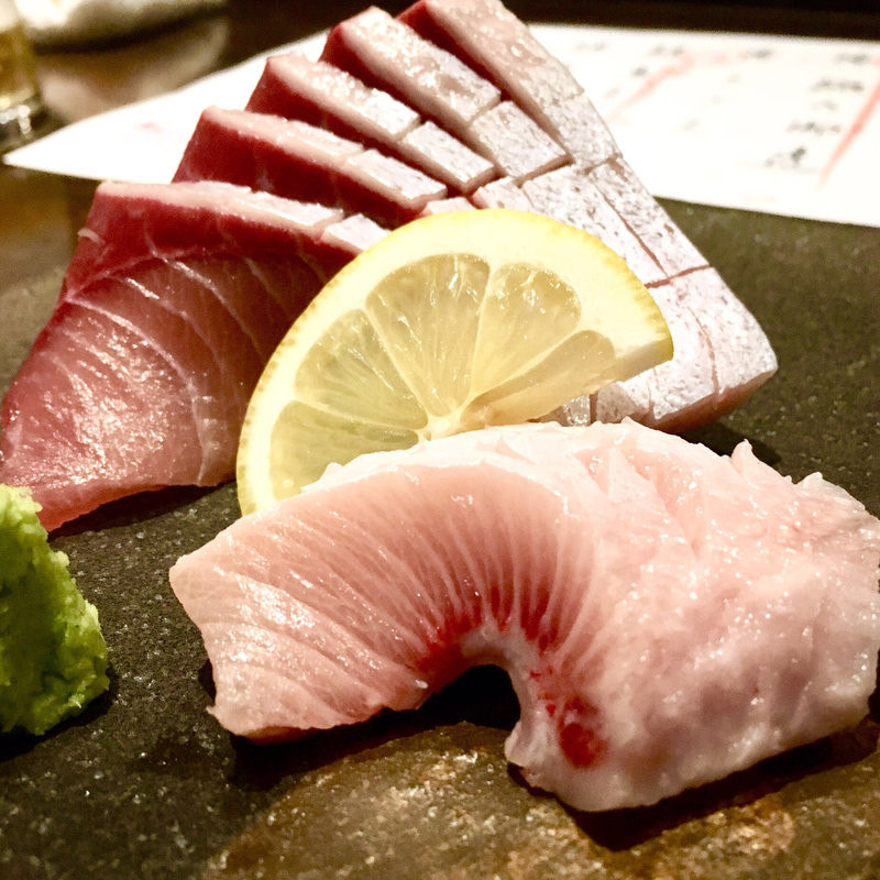 鰤刺し(酒佳蔵)