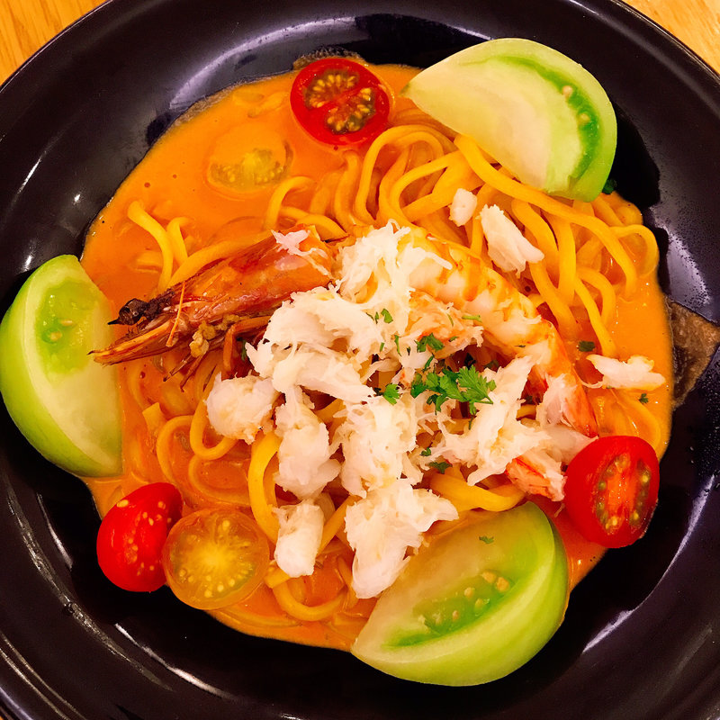 車えびと蟹のフレッシュトマトのビスククリームパスタ(latte chano-mama)