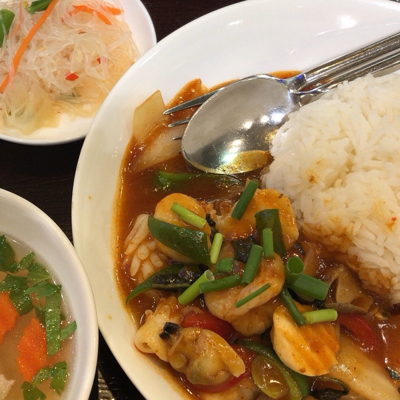 シーフードチリソース炒め(ゲウチャイ クイーンズイースト店)