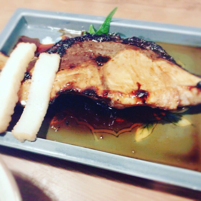 ぶり照り焼き定食(三州屋 飯田橋 （さんしゅうや）)