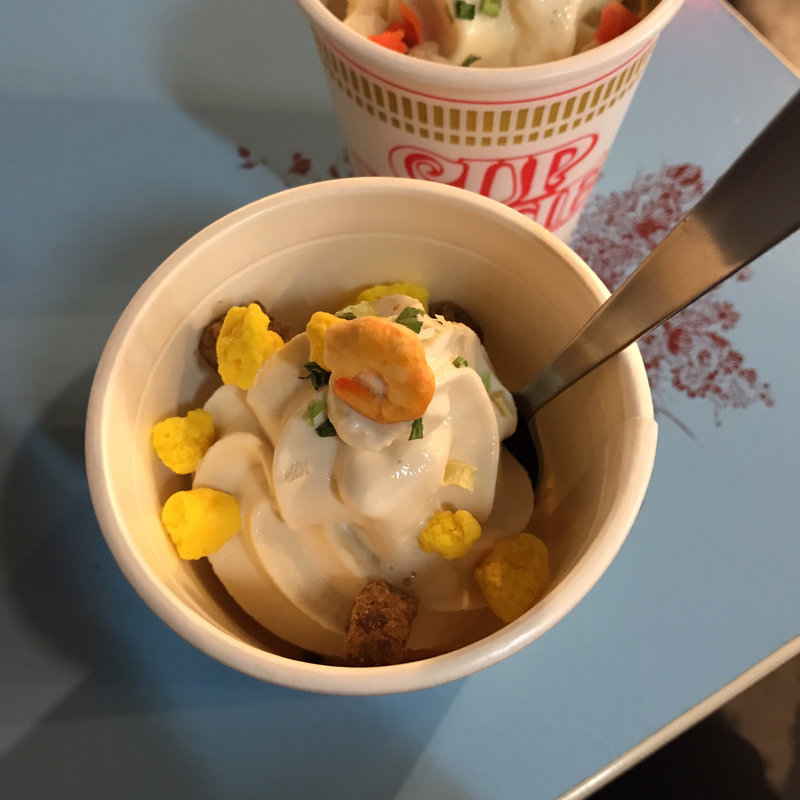 カップヌードル味ソフトクリーム カップヌードル味(カップヌードルミュージアム )