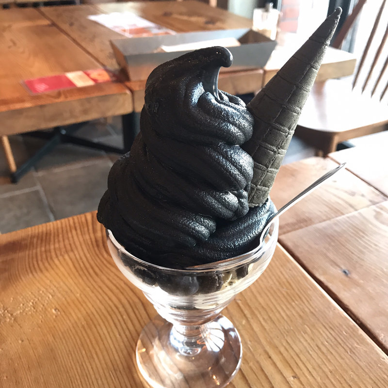 BLACKソフトパフェ(good spoonみなとみらい店)