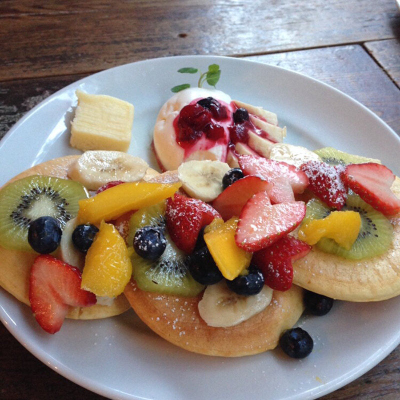 自家製豆腐のパンケーキ ココナッツバター添え(BONDI CAFE)