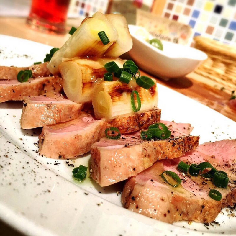 鴨肉のねぎ焼き(肉バル カモショッタネギ 新橋店)