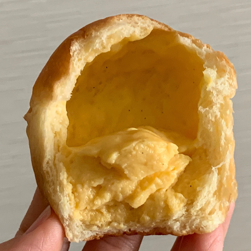 クリームパン(KU~NERUbakery)