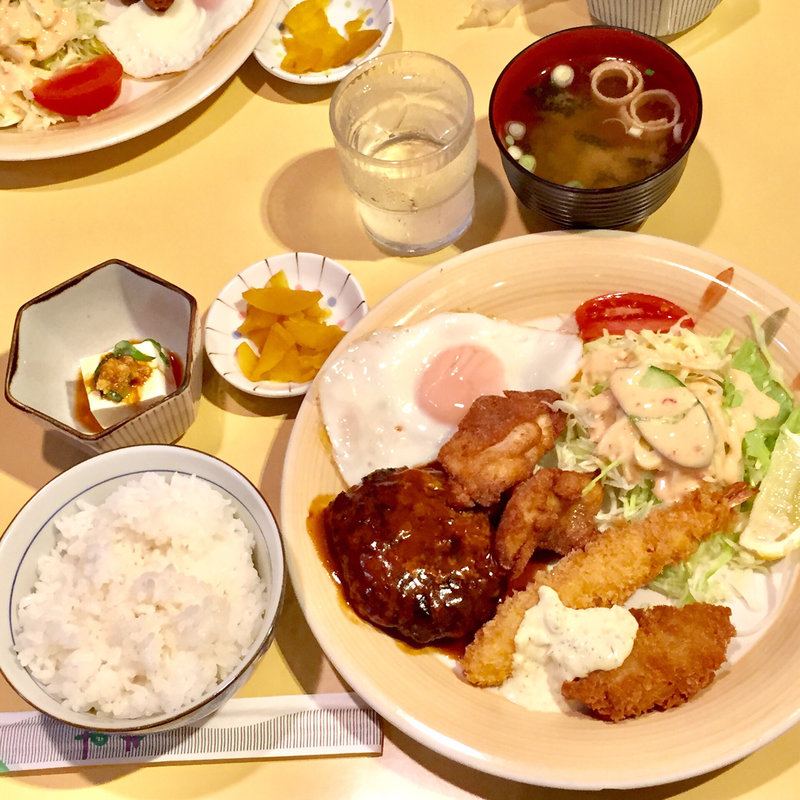 ミックス定食(レストハウスしんとう)