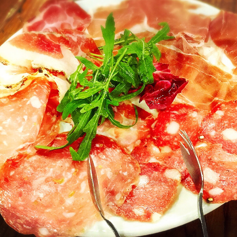 プロシュートとサルシッチャの盛り合わせ(ピッツァリーヴァ 横川店 （PIZZARIVA）)