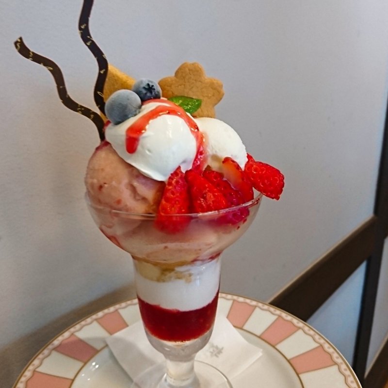 季節のパフェ(イチゴパフェ)(桜珈琲 岸和田店)