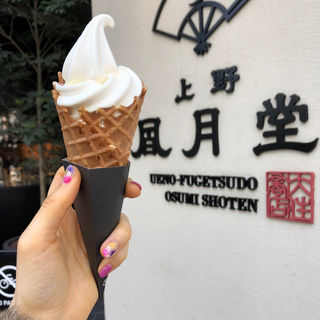 手焼きコーンのソフトクリーム(上野風月堂 本店 喫茶室)