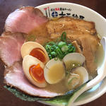 【特製】鶏とハマグリのラーメン (近江熟成醤油ラーメン 十二分屋 早稲田店)