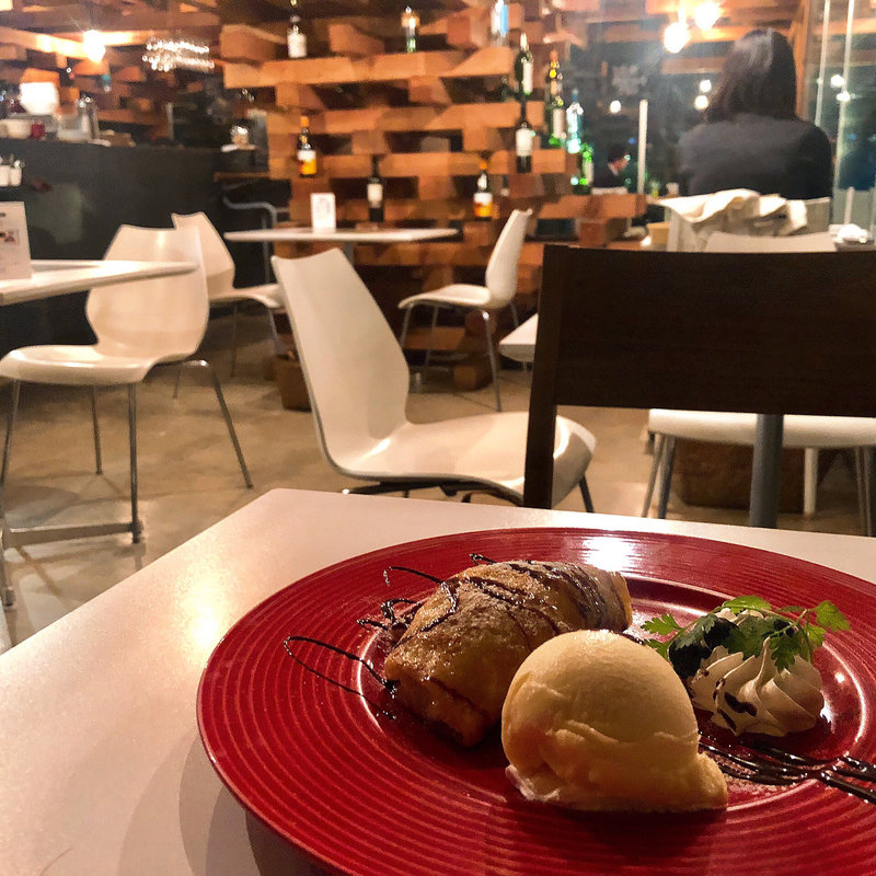 リンゴのクレープ包み焼き(呉音 （クレオン）)