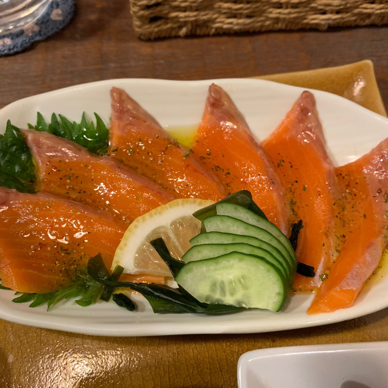 サーモンカルパッチョ(ハチミツボタン )