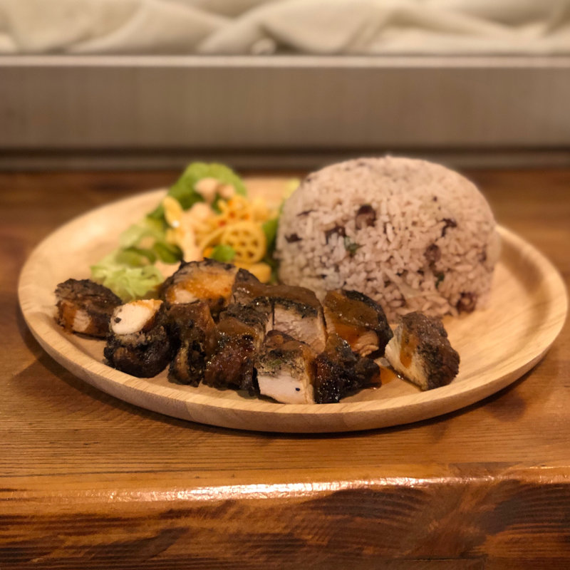 ジャークチキン(ムネ骨なし)(VIBEZ UP CAFE)