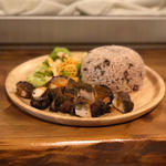 ジャークチキン(ムネ骨なし)(VIBEZ UP CAFE)