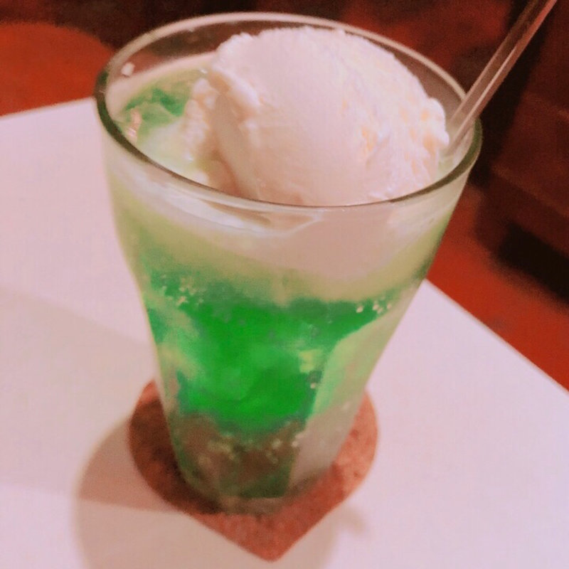 クリームソーダ(喫茶 丘)