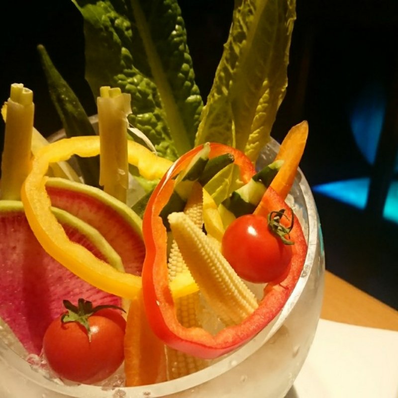 彩り七色野菜の菜園風バーニャカウダ(七色手まりうた)